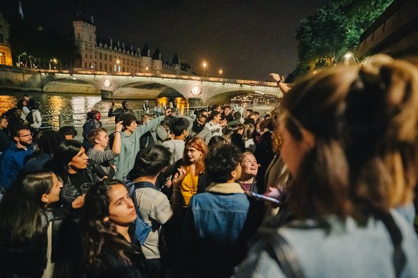 Comment les festivals peuvent-ils incorporer des initiatives de durabilité pour attirer un public éco-conscient?